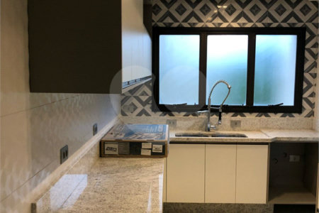 Apartamento à venda com 4 suítes em Vila Suzana, São Paulo, SP