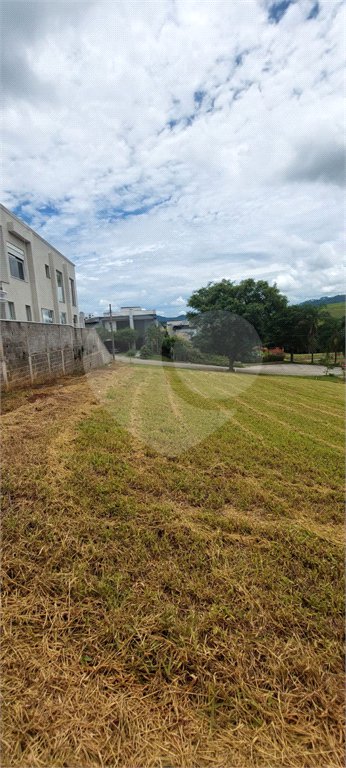 Terreno à venda no condomínio Figueira Garden, Atibaia - SP