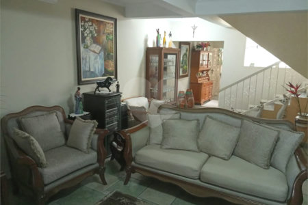 Casa à venda com 3 quartos, sendo 2 suítes, em Vila Flávio, Mogi das Cruzes, SP