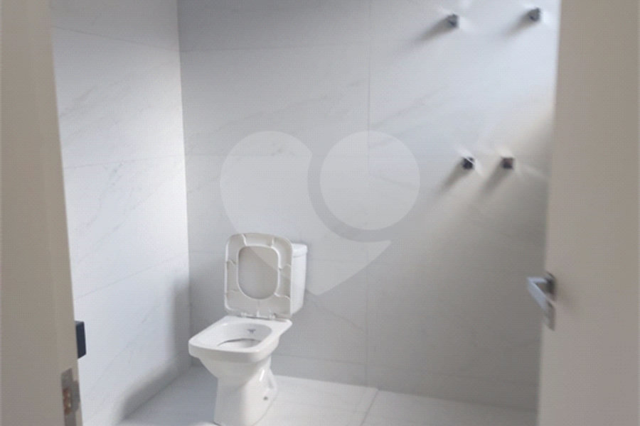 Casa à venda com 5 suítes no condomínio Residencial Santa Maria, Jandira - SP