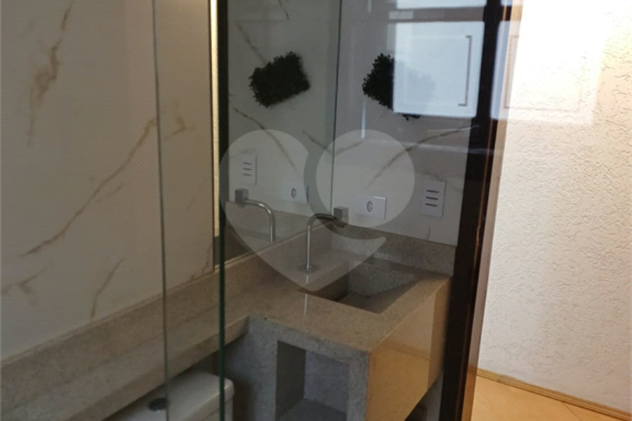 Sobrado à venda com 3 quartos, sendo 1 suíte, em Jardim Santa Mônica, São Paulo, SP