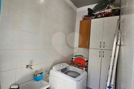 Casa à venda com 3 quartos, sendo 1 suíte, em Vila Nastri, Itapetininga, SP