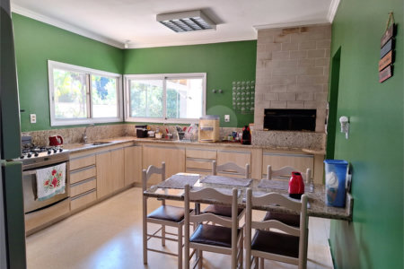 Chácara à venda com 3 quartos, sendo 1 suíte, em Chácara de Recreio Jardim Alvorada, Botucatu, SP
