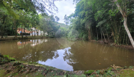 Terreno à venda no condomínio Parque Petrópolis 4 Secção, Mairiporã - SP