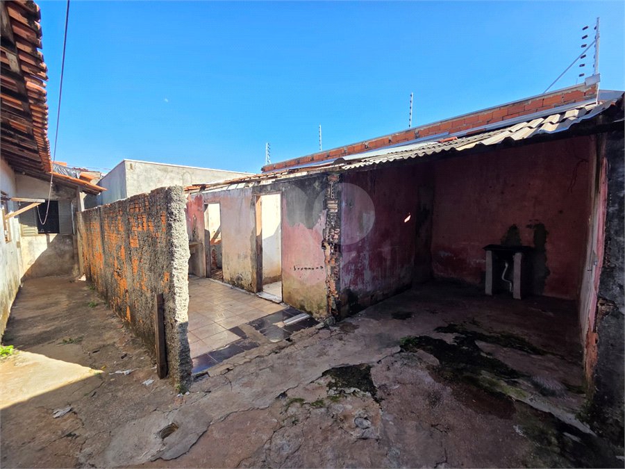 Casa à venda com 2 quartos em Jardim Vieira de Moraes, Itapetininga, SP