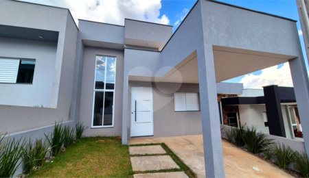 Casa à venda com 3 quartos, sendo 1 suíte,  no condomínio Horto Florestal Villagio, Sorocaba - SP