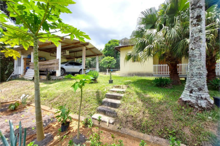 Casa à venda com 4 quartos, sendo 1 suíte, no Centro, Ibiúna, SP