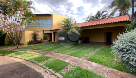 Casa à venda com 4 quartos, sendo 3 suítes,  no condomínio Parque Faber Castell - 1, São Carlos - SP