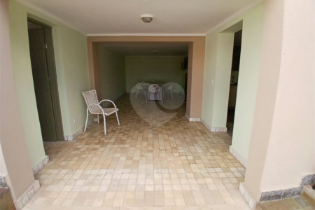 Casa à venda com 5 quartos, sendo 3 suítes, em Vila Santista, Atibaia, SP