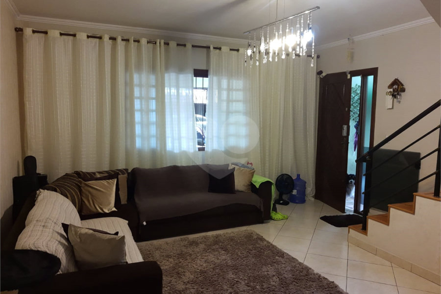 Sobrado à venda com 2 quartos, sendo 1 suíte, em Tremembé, São Paulo, SP