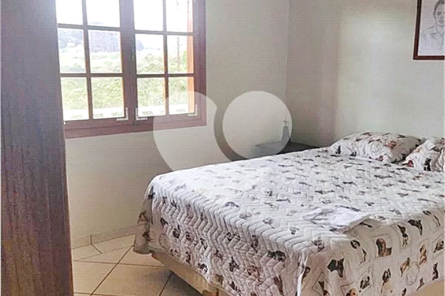 Casa à venda com 4 quartos, sendo 3 suítes, em Luiz Fagundes, Mairiporã, SP