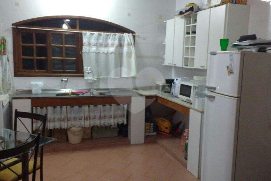 Casa Térrea à venda com 3 quartos, sendo 2 suítes, no Centro, Águas de Santa Bárbara, SP
