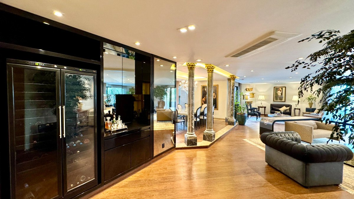 Apartamento à venda com 4 suítes em Moema, São Paulo, SP