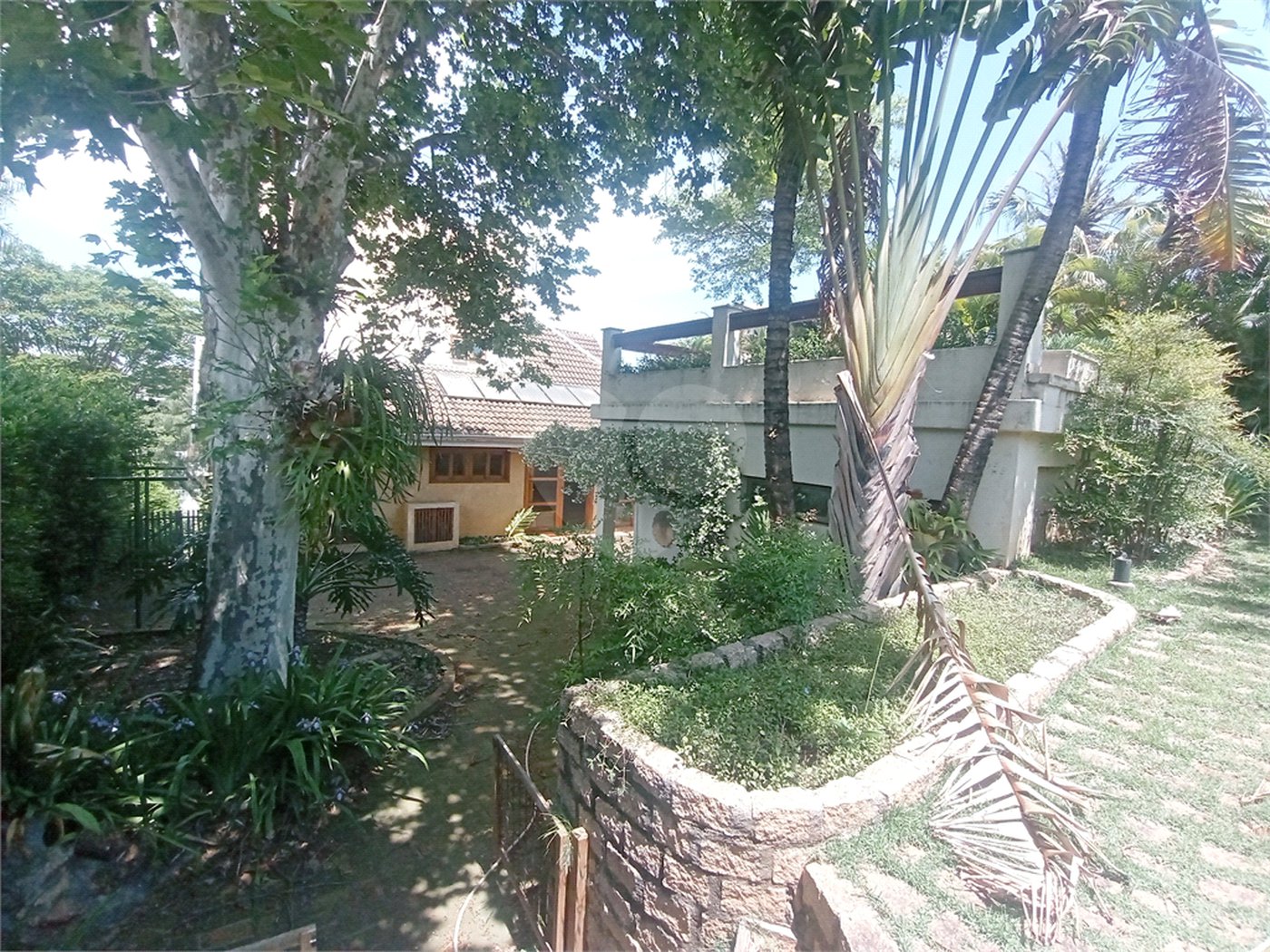 Casa à venda com 3 quartos, sendo 1 suíte,  no condomínio Estância Marambaia, Vinhedo - SP