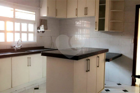 Casa Térrea à venda com 3 quartos, sendo 2 suítes,  em Vila Avaí, Indaiatuba, SP