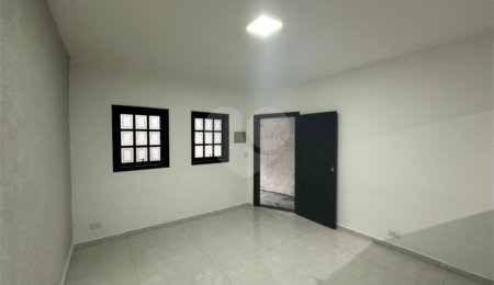 Casa Térrea à venda com 3 quartos, sendo 1 suíte, em Vila Suissa, Mogi das Cruzes, SP