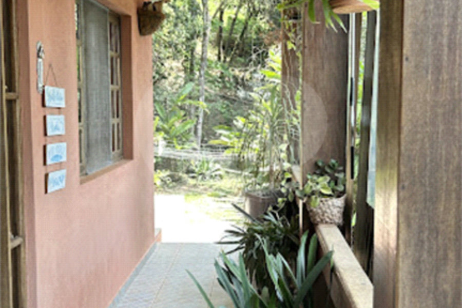 Casa à venda com 3 quartos, sendo 2 suítes, no condomínio Loteamento Haras El Passo, Mairiporã - SP