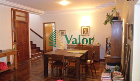 Casa à venda com 4 quartos, sendo 1 suíte,  em Jardim Alvorada, São Carlos, SP