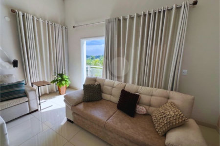 Apresento essa belíssima casa no Condomínio Delle Stelle - Louveira SP