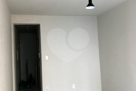 Kitnet com 35m² em São Paulo.