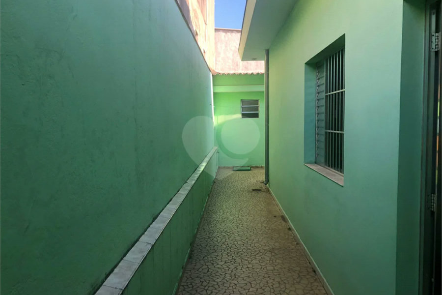 Ótima casa térrea a venda, 2 quartos e 2 vagas de garagem Jd Maristela