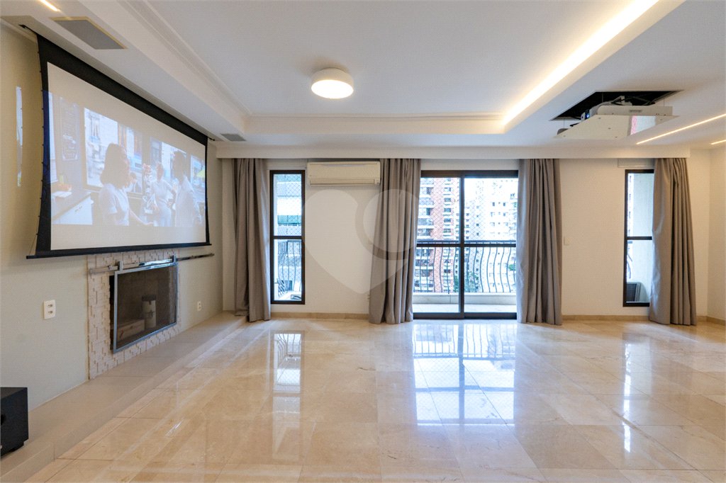 Apartamento à venda com 3 suítes em Vila Nova Conceição, São Paulo, SP