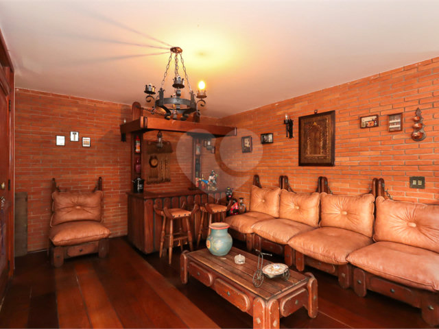 Casa à venda com 4 quartos, sendo 1 suíte,  em Brooklin, São Paulo, SP