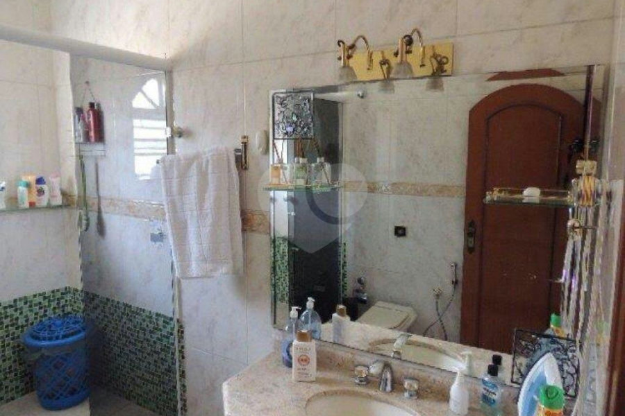 Casa à venda com 6 quartos, sendo 3 suítes, em Parque Novo Mundo, São Paulo, SP