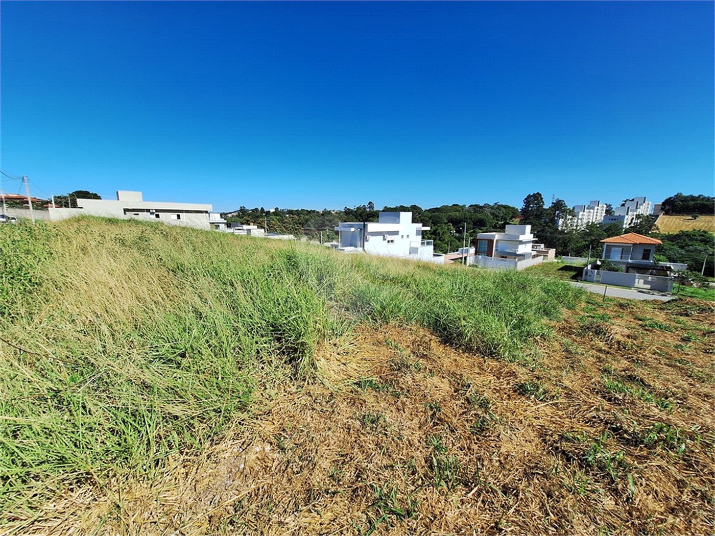Terreno à venda com 1 suíte no condomínio Jardim Santa Maria, Vinhedo - SP
