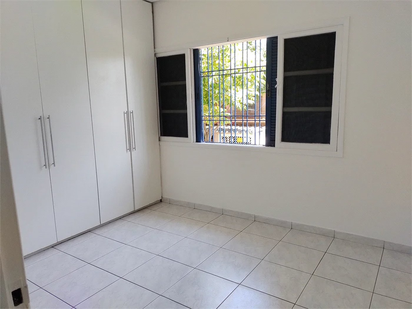 Casa à venda com 3 quartos, sendo 1 suíte, em Vila Cordeiro, São Paulo, SP