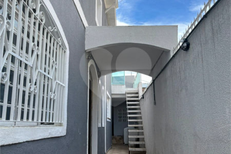 Sobrado à venda com 3 quartos em Vila Laís, São Paulo, SP