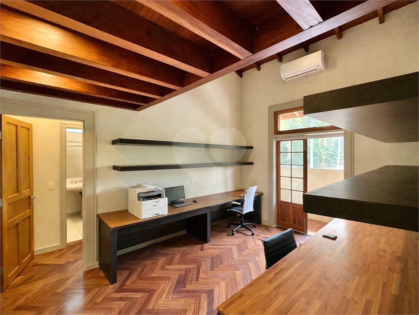 Casa à venda com 4 suítes no condomínio Parque das Artes, Embu das Artes - SP