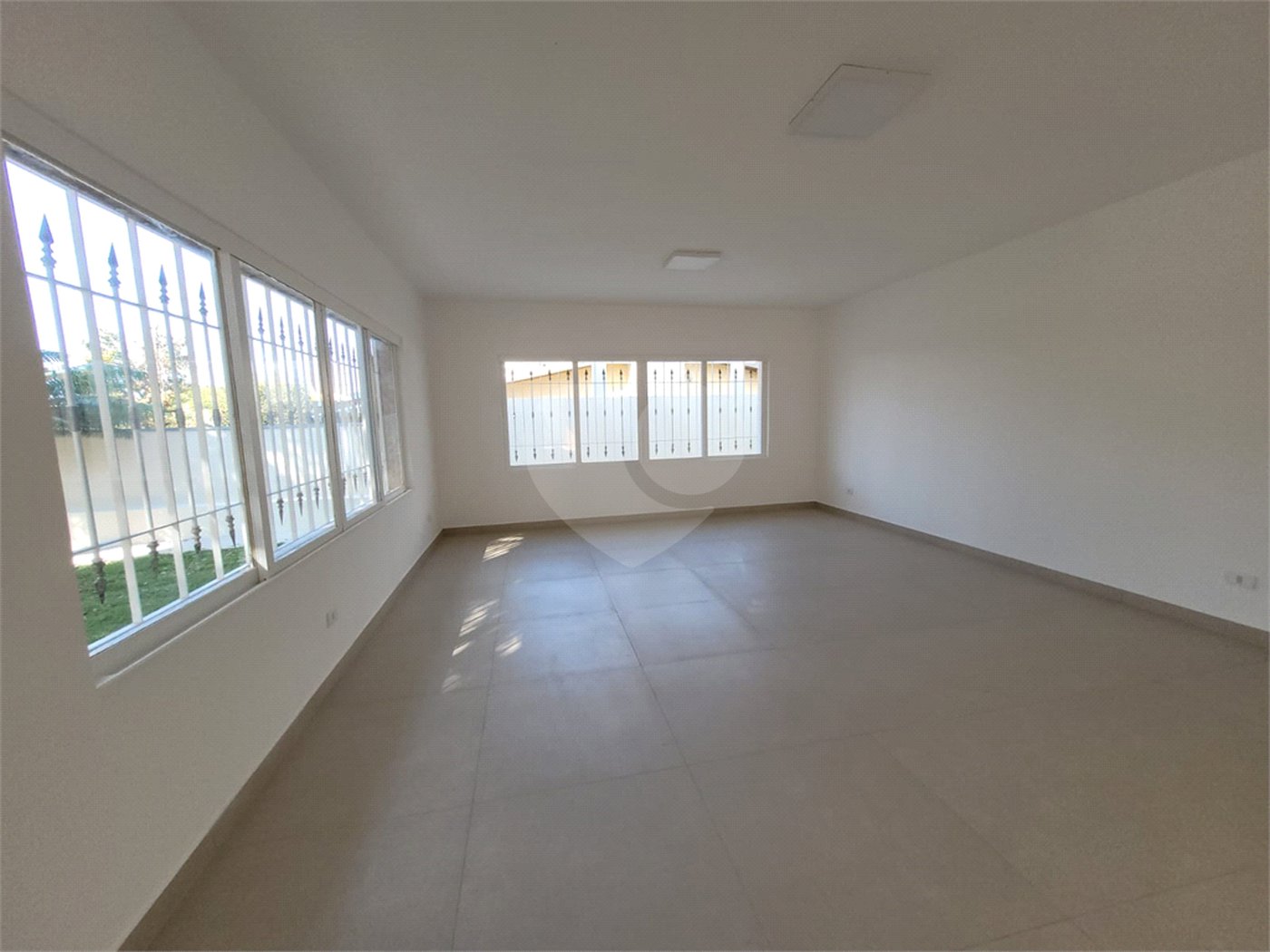 Casa Térrea à venda ou para alugar com 4 quartos, sendo 3 suítes,  em Horto Florestal, São Paulo, SP