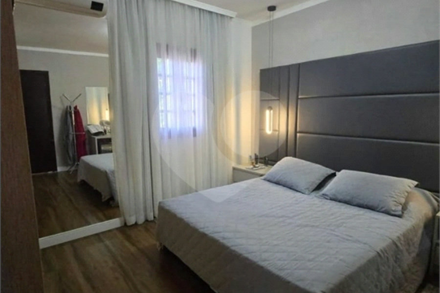 Casa à venda com 4 quartos, sendo 2 suítes, no condomínio Bosque dos Pássaros, São Paulo - SP