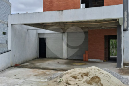 Casa à venda com 3 quartos, sendo 1 suíte, no condomínio Mosaico da Serra, Mogi das Cruzes - SP