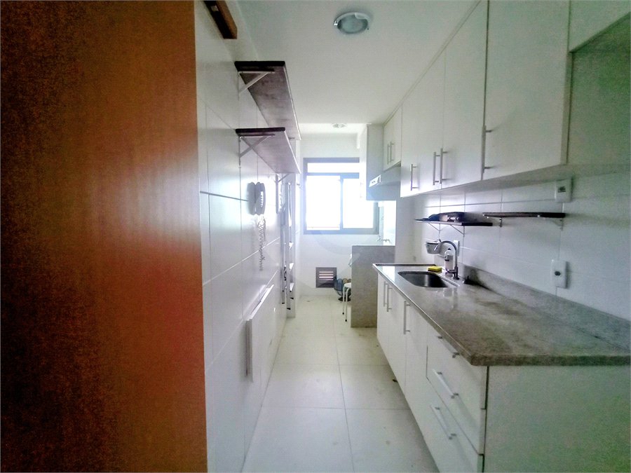 Apartamento para alugar com 3 quartos, sendo 1 suíte, em Rio Comprido, Rio de Janeiro, RJ