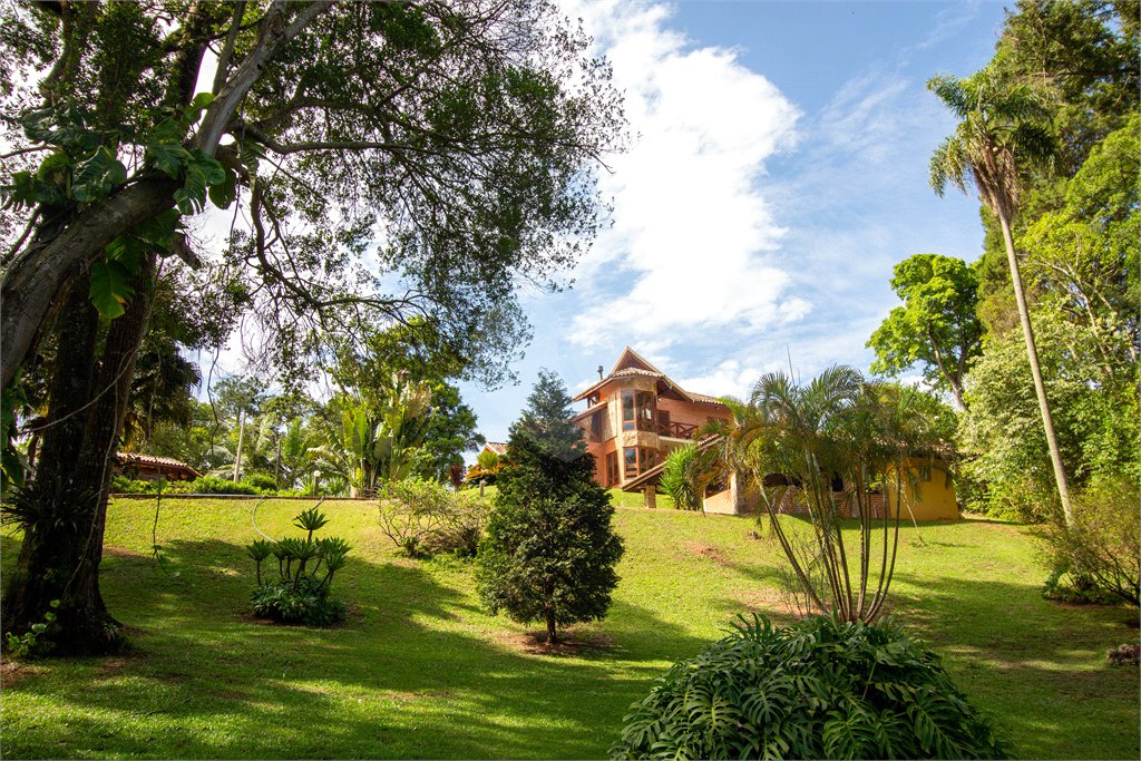 Chácara à venda com 4 quartos, sendo 2 suítes, em Jardim Oriental, Mairinque, SP