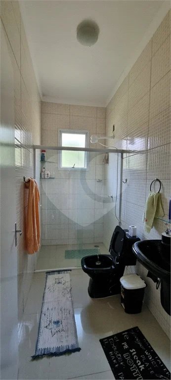 Casa à venda com 3 quartos, sendo 1 suíte, no condomínio Chácaras do Lago, Vinhedo - SP