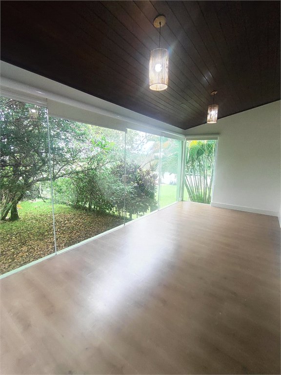 Casa à venda com 4 quartos, sendo 1 suíte, em Ivoturucaia, Jundiaí, SP