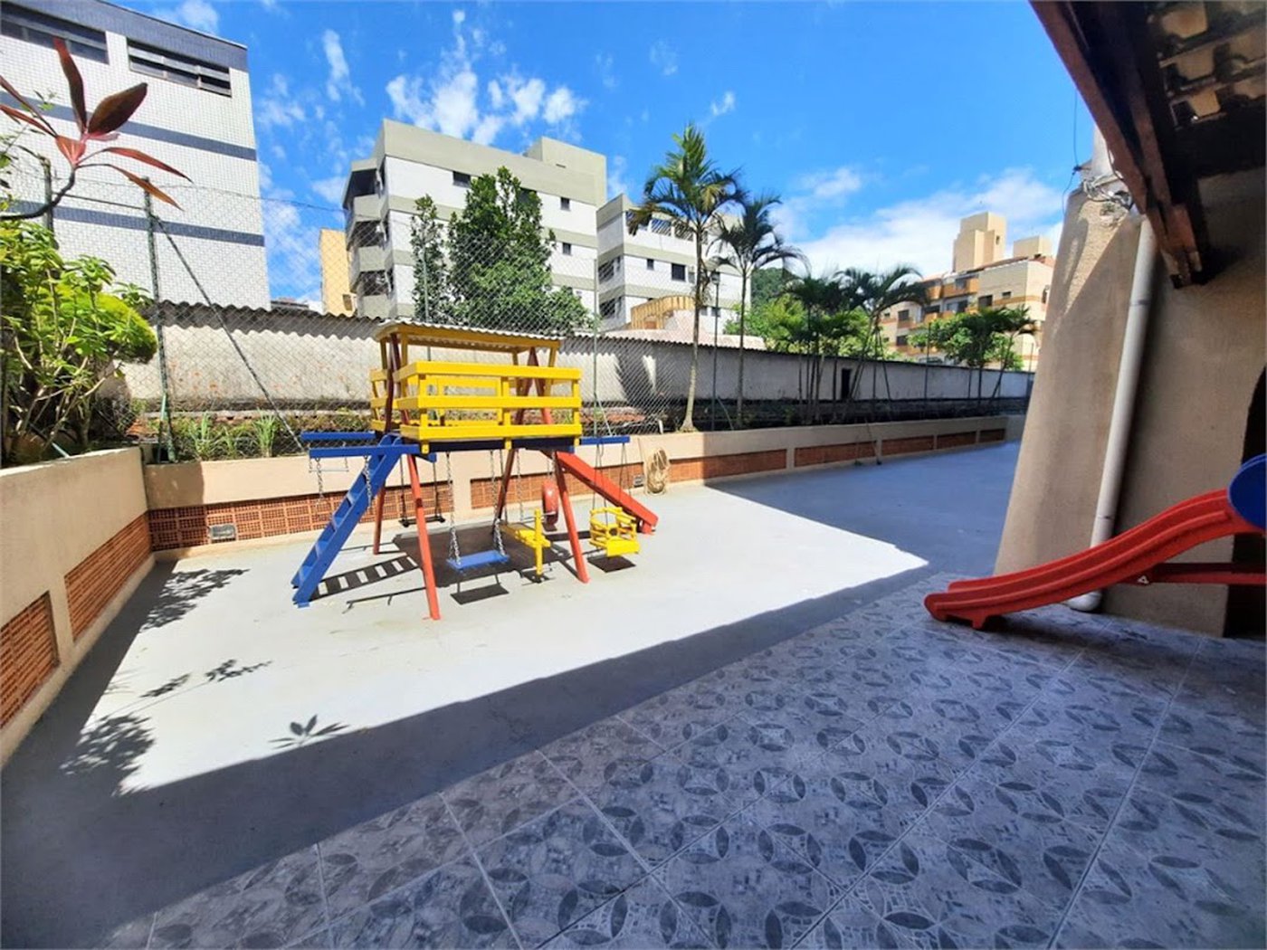 Apartamento com 2 dormitórios à venda, 65 m² por R$ 424.000,00 - Vila Júlia - Guarujá/SP