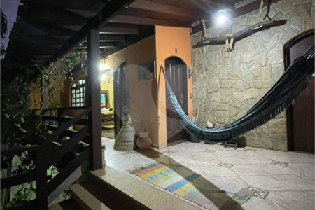 Sobrado à venda com 4 quartos, sendo 1 suíte,  em Vila Suissa, Mogi das Cruzes, SP