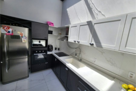 Casa à venda com 3 quartos, sendo 1 suíte, no condomínio Park Real, Indaiatuba - SP