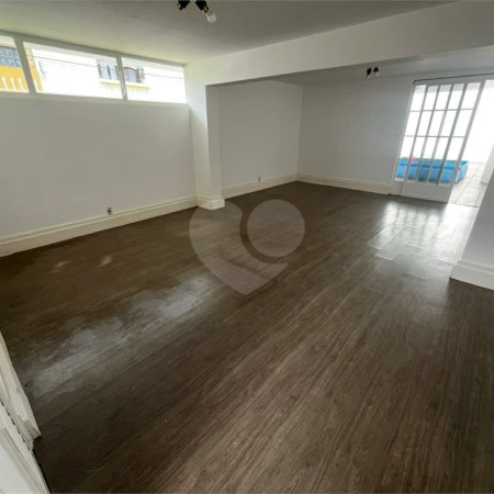 Casa à venda com 4 quartos, sendo 1 suíte, no Centro, Itapetininga, SP