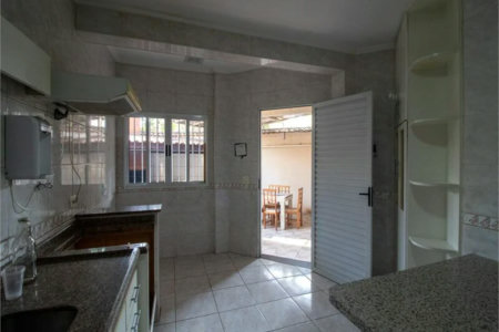 Casa à venda com 3 quartos, sendo 1 suíte, em Jardim Ester, São Paulo, SP