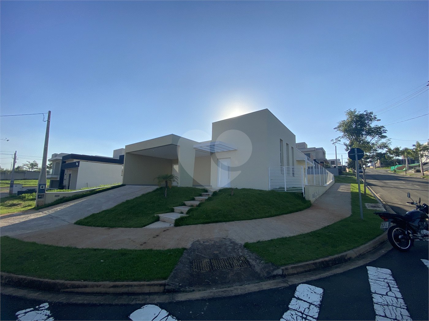 Casa à venda com 3 quartos, sendo 1 suíte, no condomínio Reserva Central Parque, Salto - SP