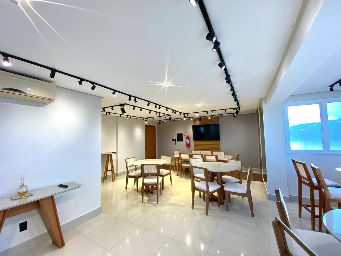 Apartamento com 3 dormitórios à venda, 106 m² por R$ 1.175.000,00 - Pompéia - Santos/SP