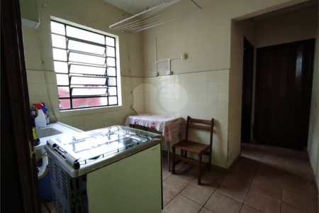 Casa à venda com 3 quartos, sendo 1 suíte, no Centro, Poá, SP