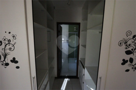 Casa à venda com 4 quartos, sendo 1 suíte, em Jardim Villaça, São Roque, SP