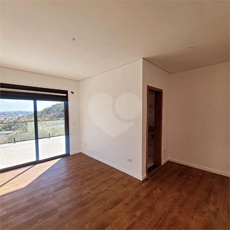 Casa à venda com 4 suítes no condomínio Itapora, Atibaia - SP