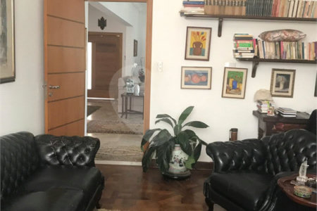Casa à venda com 4 suítes em Jardim Leonor, São Paulo, SP